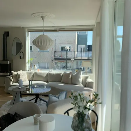 Fjord View - Balcony & Parking, Near Ons *
